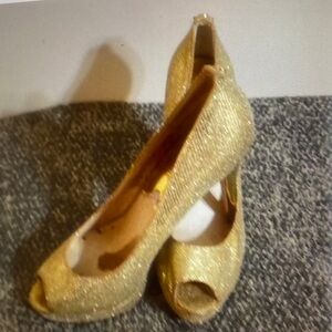 Michael Kors Glittering Gold Heels